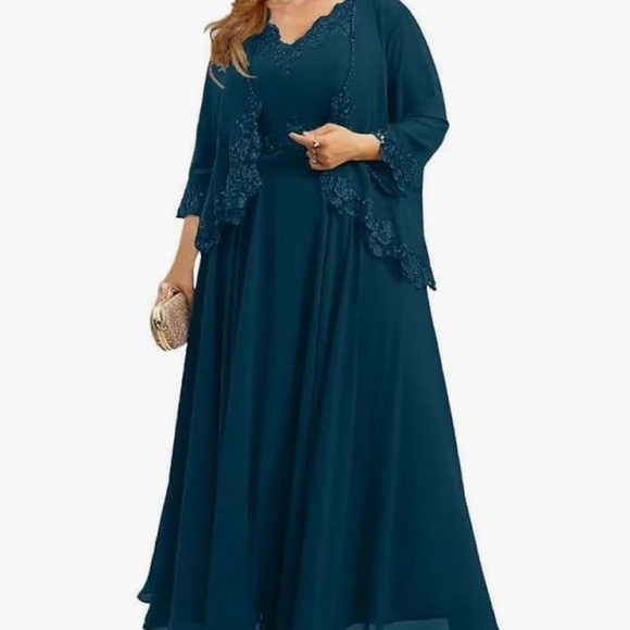 Elegant Teal Evening Gown with Jacket - Picture 1 of 8